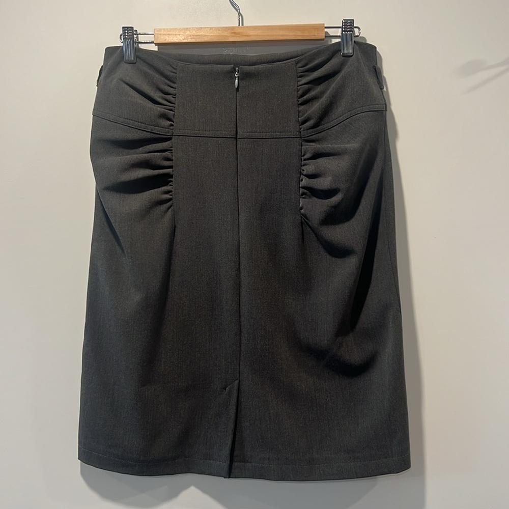 Stretchy grey pencil skirt